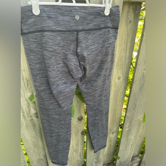 Lulu 3/4 length wonder unders size 8 - Picture 2 of 3